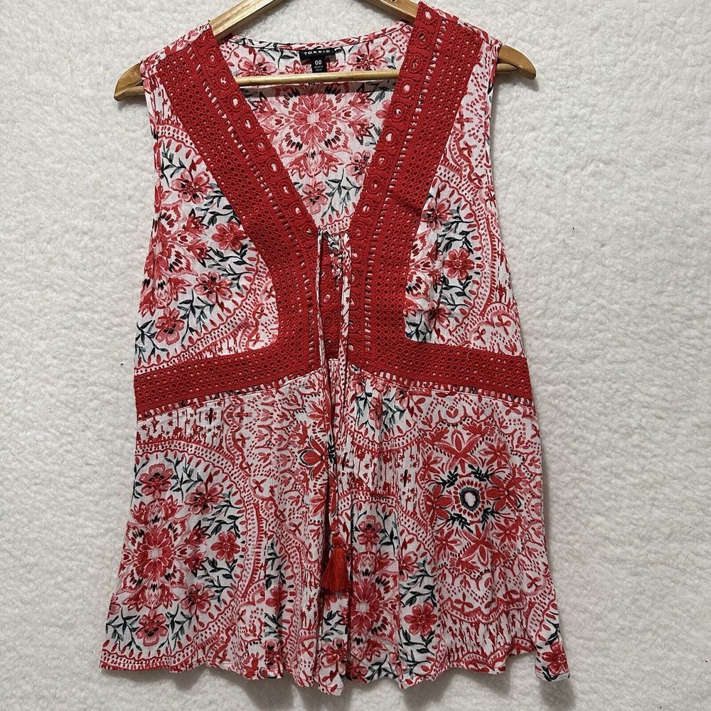 Torrid Women's Ted Floral Tank Top Baby doll Crochet Inset Lace-Up Size‎ 00